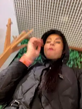 CrazzyChicks online show from 04-21-26, 07:48