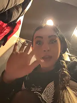 CrazzyChicks online show from 01-26-25, 07:53