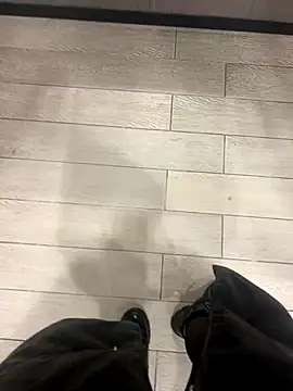 CrazzyChicks online show from 10-29-25, 09:41