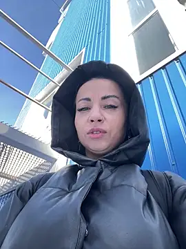 CrazzyChicks online show from 03-19-26, 06:02