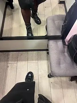 CrazzyChicks online show from 10-08-25, 06:37