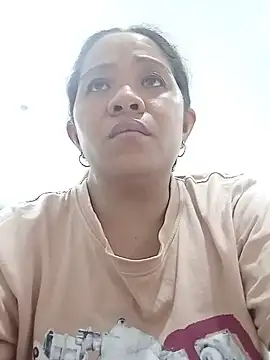 Snapshot of sweetlady_pinay chatting on 06-15-26, 11:15 sweetlady pinay online show from 06-15-26, 11:15