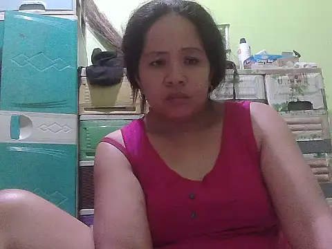 Snapshot of sweetlady_pinay chatting on 04-04-26, 10:27 sweetlady pinay online show from 04-04-26, 10:27