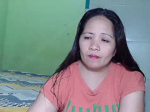 Snapshot of sweetlady_pinay chatting on 10-10-25, 05:08 sweetlady pinay online show from 10-10-25, 05:08