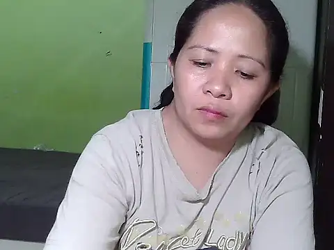 Snapshot of sweetlady_pinay chatting on 10-27-25, 10:27 sweetlady pinay online show from 10-27-25, 10:27