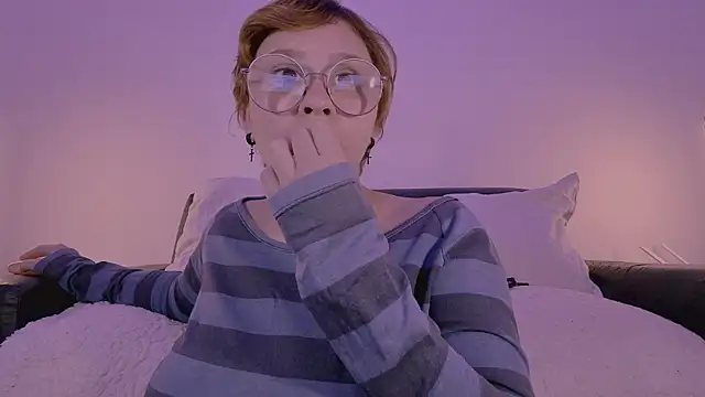 Snapshot of Lilmuh_ chatting on 05-14-26, 01:02 Lilmuh online show from 05-14-26, 01:02