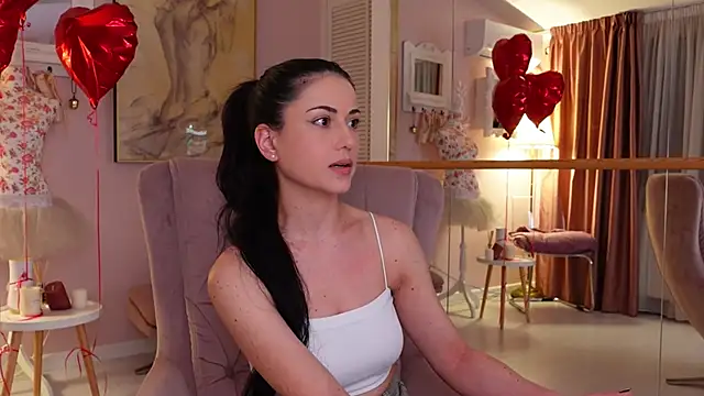 Snapshot of OliviaSirena chatting on 02-26-26, 10:32 OliviaSirena online show from 02-26-26, 10:32