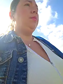 isabella rossse online show from 02-20-26, 11:45