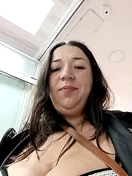 isabella rossse online show from 02-19-25, 03:49