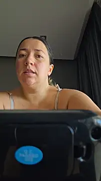 Snapshot of isabella_rossse chatting on 04-26-26, 12:02 isabella rossse online show from 04-26-26, 12:02