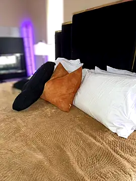 KarissaChantelle online show from 10-10-25, 06:09