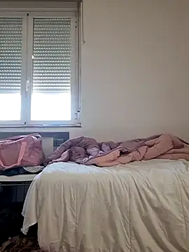 Snapshot of laura_dirtyhot chatting on 12-16-24, 08:20 laura dirtyhot online show from 12-16-24, 08:20