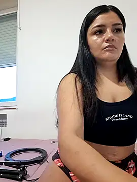 Snapshot of laura_dirtyhot chatting on 01-09-25, 07:52 laura dirtyhot online show from 01-09-25, 07:52