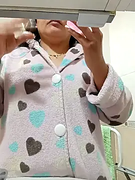 Snapshot of laura_dirtyhot chatting on 11-09-25, 11:47 laura dirtyhot online show from 11-09-25, 11:47