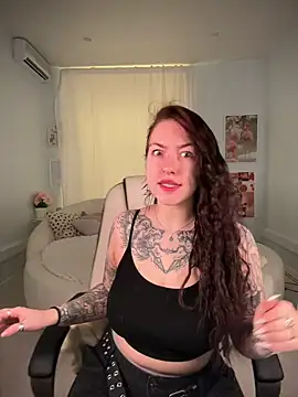 Snapshot of IvyHoney chatting on 03-22-25, 06:43 IvyHoney online show from 03-22-25, 06:43
