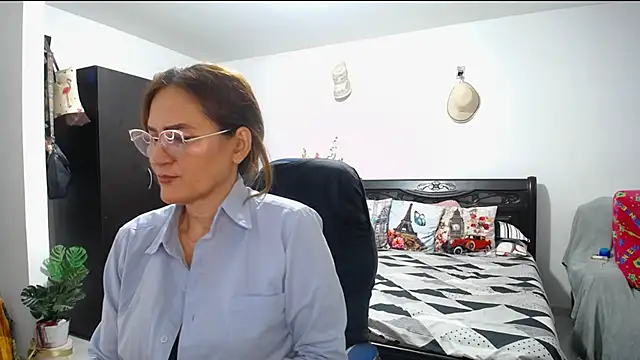 Xiimen online show from 02-06-25, 03:59