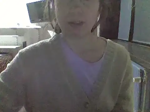 Snapshot of Moi_Lina chatting on 11-18-25, 12:59 Moi Lina online show from 11-18-25, 12:59