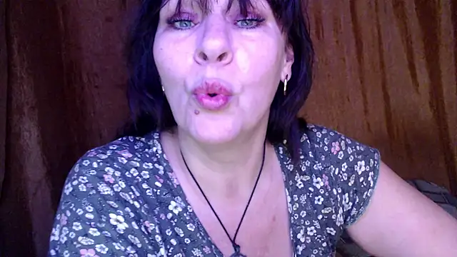 Snapshot of karina_ren_ chatting on 02-08-25, 12:28 karina ren online show from 02-08-25, 12:28