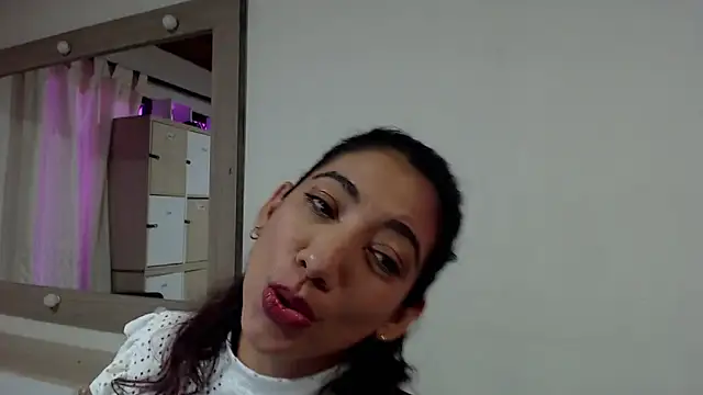 Snapshot of Eva_Rodriguez_ chatting on 04-15-26, 04:33 Eva Rodriguez online show from 04-15-26, 04:33