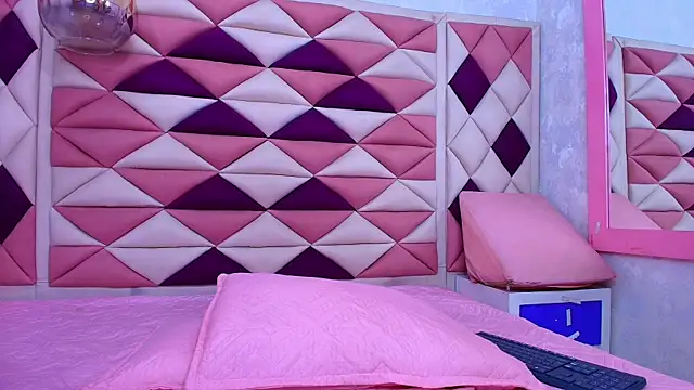 agath 69 online show from 09-30-25, 12:00