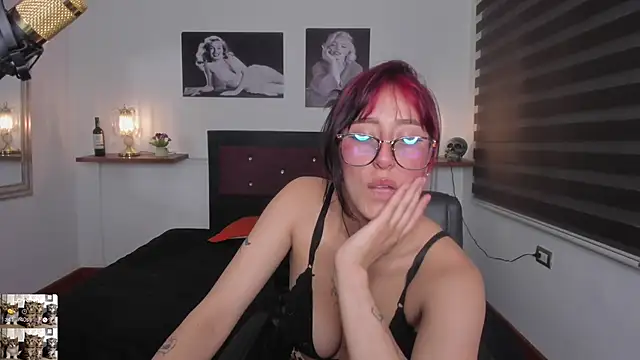 Snapshot of Mariana_Joness chatting on 03-21-25, 06:38 Mariana Joness online show from 03-21-25, 06:38