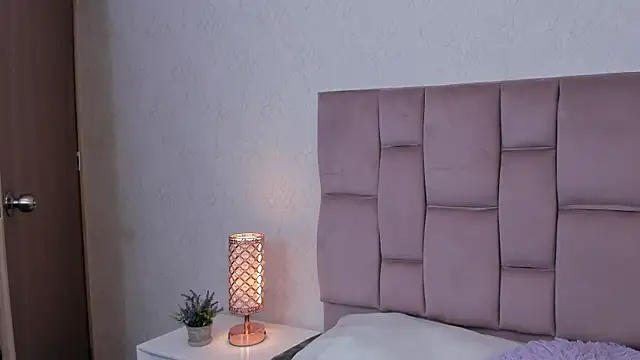 Snapshot of Mariana_Joness chatting on 02-13-26, 03:39 Mariana Joness online show from 02-13-26, 03:39