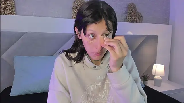 Mariana Joness online show from 04-07-26, 02:46