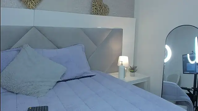 Snapshot of Mariana_Joness chatting on 02-25-26, 02:45 Mariana Joness online show from 02-25-26, 02:45