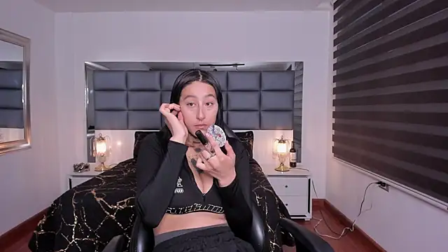 Snapshot of Mariana_Joness chatting on 11-10-25, 02:16 Mariana Joness online show from 11-10-25, 02:16