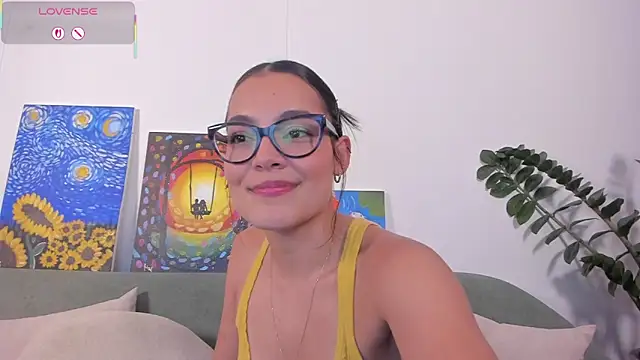 TIFFANYRUSSO online show from 06-18-26, 03:49