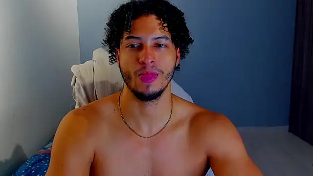 Snapshot of Kris_Khalifa69 chatting on 01-15-26, 01:14 Kris Khalifa69 online show from 01-15-26, 01:14