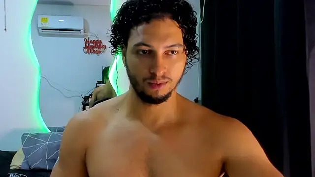 Snapshot of Kris_Khalifa69 chatting on 05-08-26, 04:44 Kris Khalifa69 online show from 05-08-26, 04:44