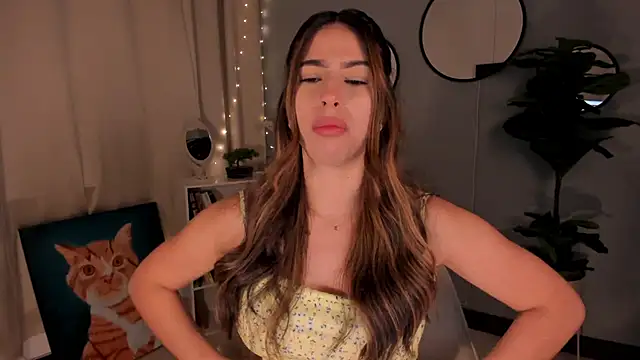 Snapshot of LiaPearce chatting on 09-25-25, 12:44 LiaPearce online show from 09-25-25, 12:44