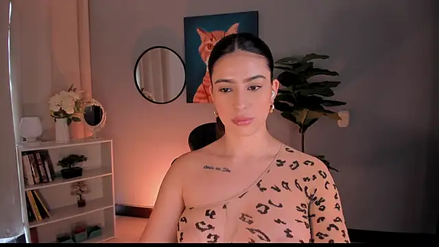 LiaPearce online show from 11-29-25, 02:39