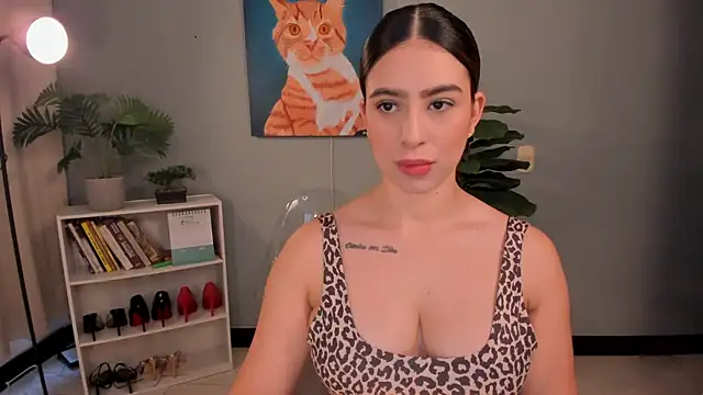 LiaPearce online show from 04-30-26, 01:18
