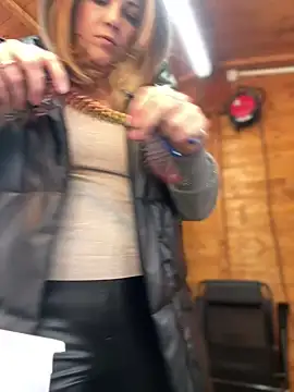 Snapshot of DaisyVibesss chatting on 01-04-25, 09:43 DaisyVibesss online show from 01-04-25, 09:43