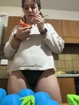 Snapshot of DaisyVibesss chatting on 01-22-25, 09:02 DaisyVibesss online show from 01-22-25, 09:02