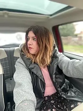 Snapshot of DaisyVibesss chatting on 02-22-25, 01:35 DaisyVibesss online show from 02-22-25, 01:35