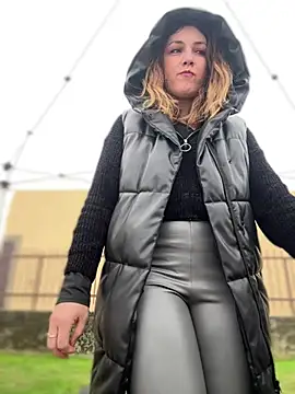 Snapshot of DaisyVibesss chatting on 02-16-25, 02:00 DaisyVibesss online show from 02-16-25, 02:00