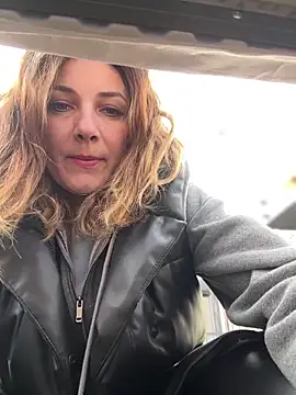 Snapshot of DaisyVibesss chatting on 02-02-25, 09:29 DaisyVibesss online show from 02-02-25, 09:29