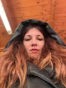 Snapshot of DaisyVibesss chatting on 12-20-25, 10:29 DaisyVibesss online show from 12-20-25, 10:29