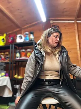 Snapshot of DaisyVibesss chatting on 01-05-25, 06:13 DaisyVibesss online show from 01-05-25, 06:13