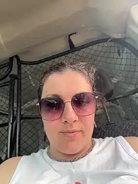 DaisyVibesss online show from 05-30-26, 03:17