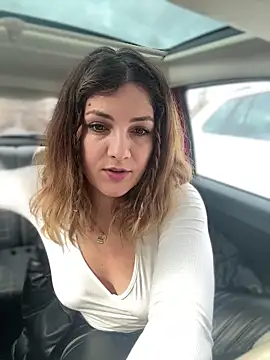 Snapshot of DaisyVibesss chatting on 01-28-25, 11:17 DaisyVibesss online show from 01-28-25, 11:17