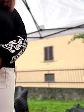 Snapshot of DaisyVibesss chatting on 10-19-25, 07:55 DaisyVibesss online show from 10-19-25, 07:55