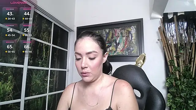Snapshot of brianna_196 chatting on 05-11-26, 07:55 brianna 196 online show from 05-11-26, 07:55