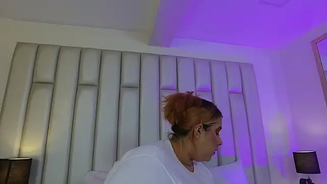 aandreaperez online show from 03-10-26, 06:34