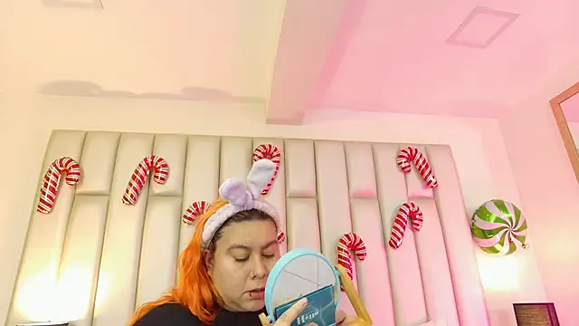 aandreaperez online show from 12-22-25, 11:54