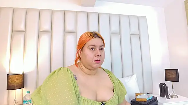 aandreaperez online show from 12-04-25, 11:42