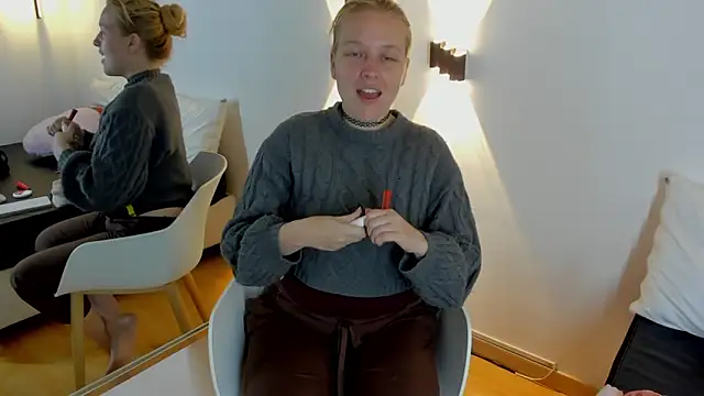 EmilySumer online show from 02-22-26, 01:13